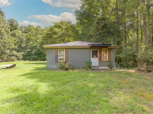 7001 Old Plantation Rd, North Chesterfield, VA 23237