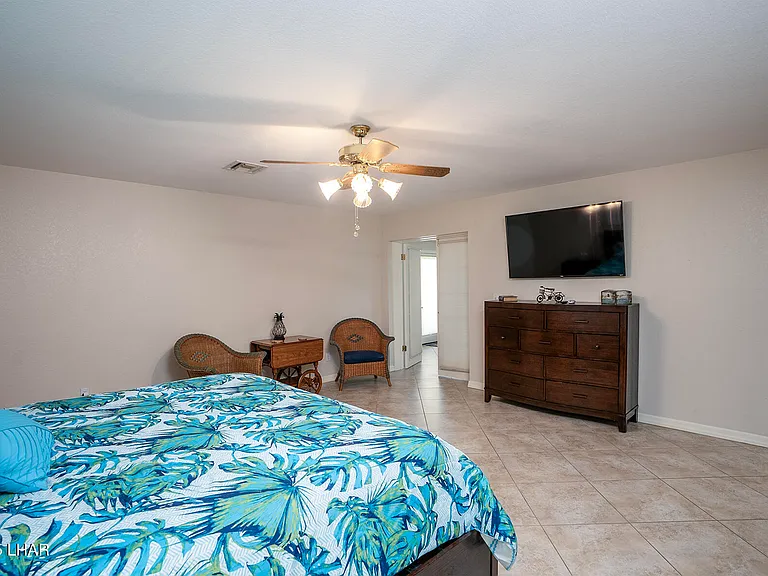 2906 Daytona Ave — Photo 49
