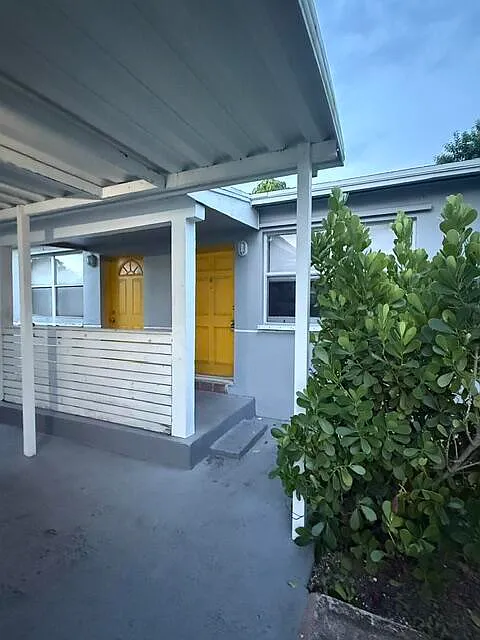 2 bed, 2.5 bath, 1500 sqft, $2,100 — Photo 2