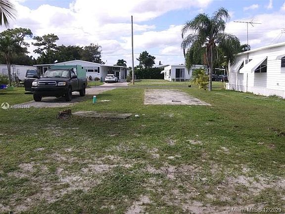 3rd image of 8918 W Shady Ln