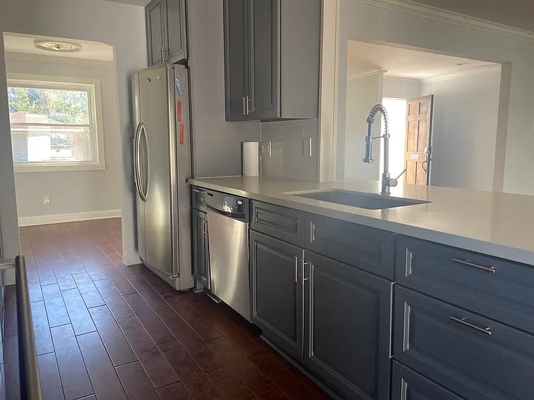 Mapleton Dr — Photo 8