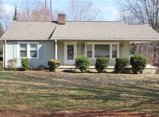 5575 Reynolda Rd, Winston Salem, NC 27106