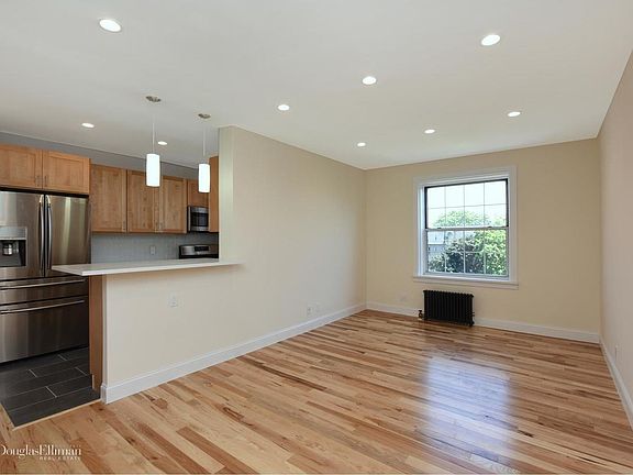 4th image of 3069 Hobart St APT 6N