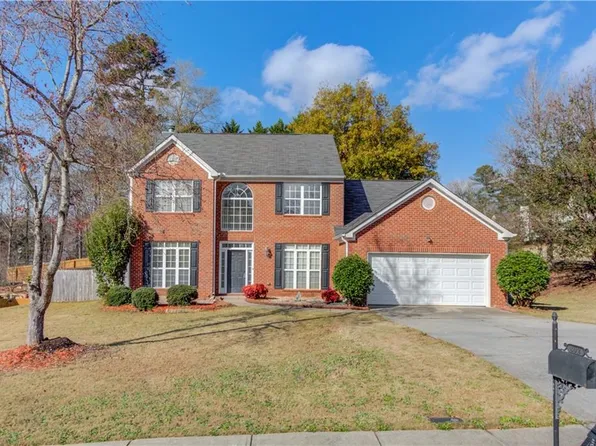 802 Board Walk Ct, Loganville, GA 30052