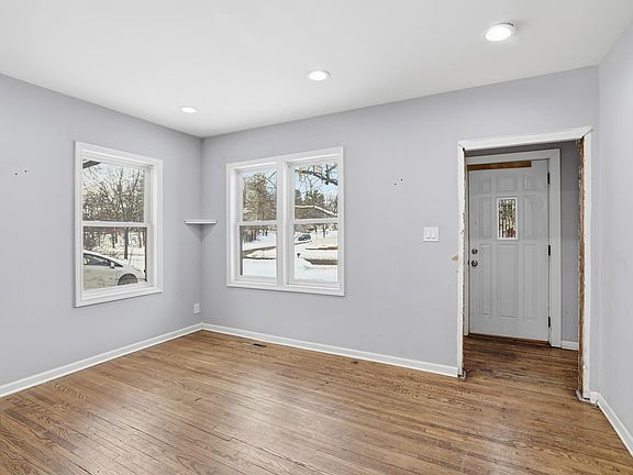 3rd image of 58 Wheelock Pkwy E