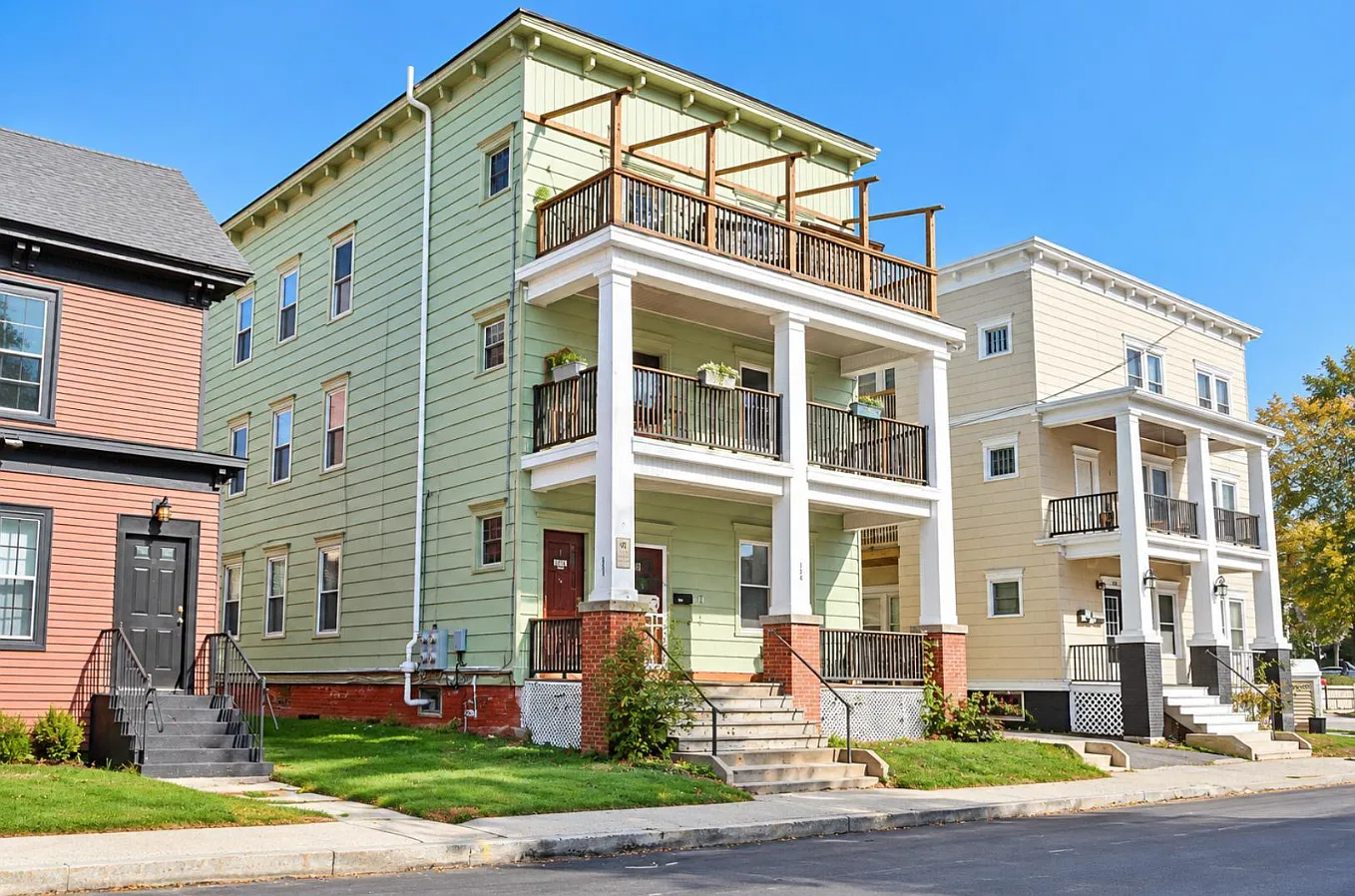 3 bed, 1500 sqft, $1,690 — Photo 1