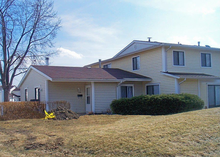 1st image of 730 Whitesail Dr