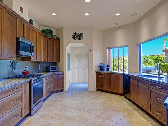 2nd image of 78710 Avenida La Fonda