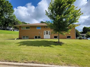 1004 Spring Valley Ave NW, Preston, MN 55965