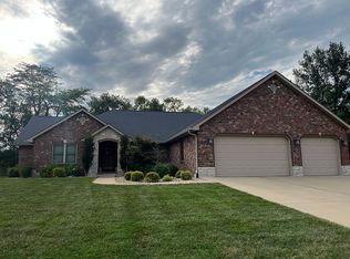 335 Chimney Rock Dr, Freeburg, IL
