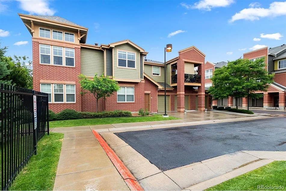 2 bed, 1262 sqft, $2,400 — Photo 1