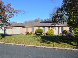 3825 Crest View Dr, Allentown, PA 18103
