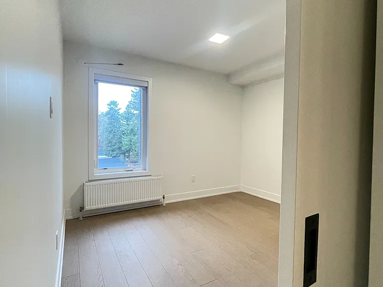 320 Roncesvalles Ave #14 — Photo 4