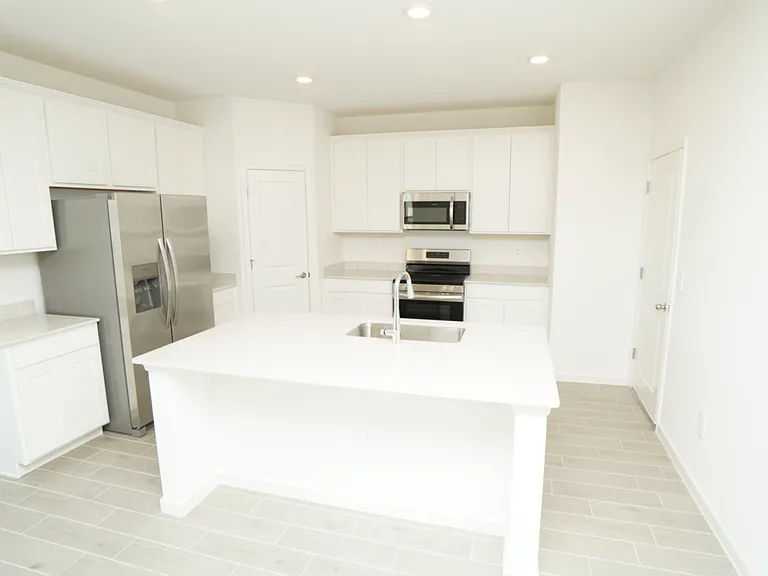 4030 NE 33rd Ave — Photo 6