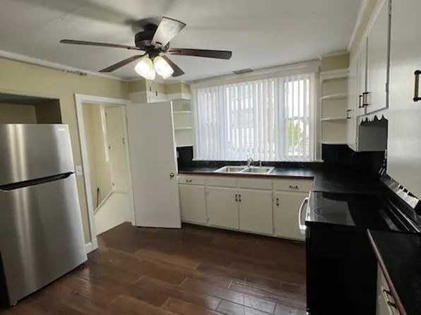 21 Homestead Rd, Woonsocket, RI 02895