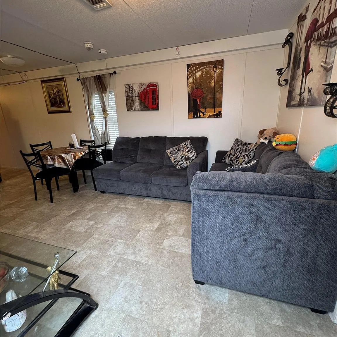 2 bed, 1.0 bath, 696 sqft, $1,300 — Photo 4