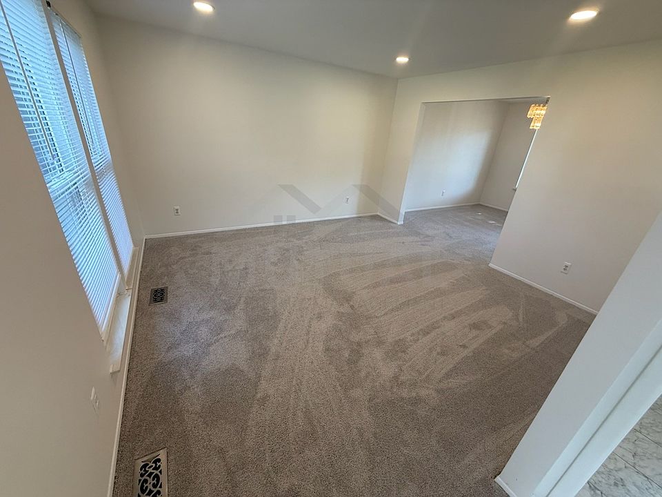 28144 Yorktown Rd, photo 2
