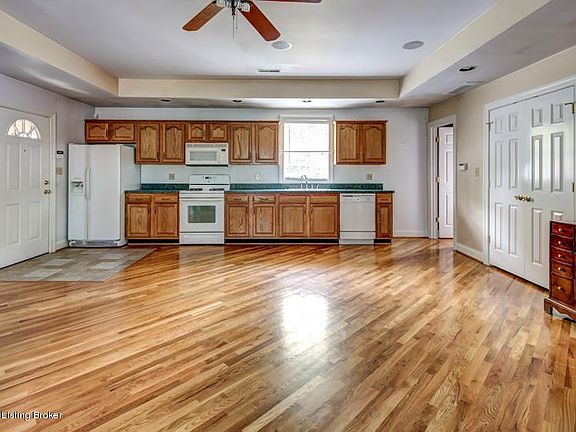 RealTourCast | C King | Lee Interiors (3