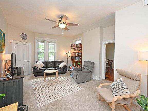 4th image of 2128 Herrick Ave
