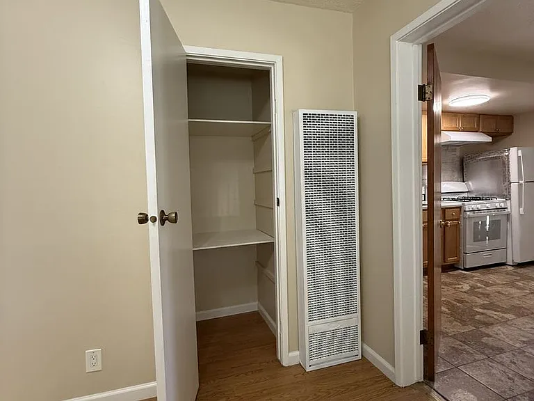 410 Alden St — Photo 10