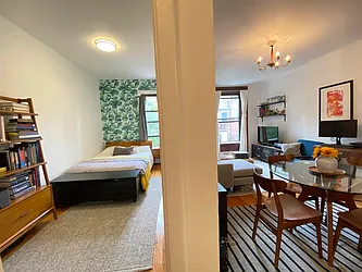 Rented by Harris Philip NYC