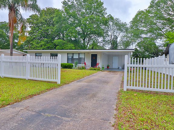 3rd image of 2429 W Lourdes Dr