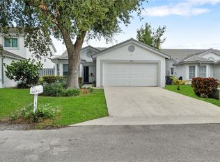 2964 Torrey Pine Ln, Lake Worth, FL 33462