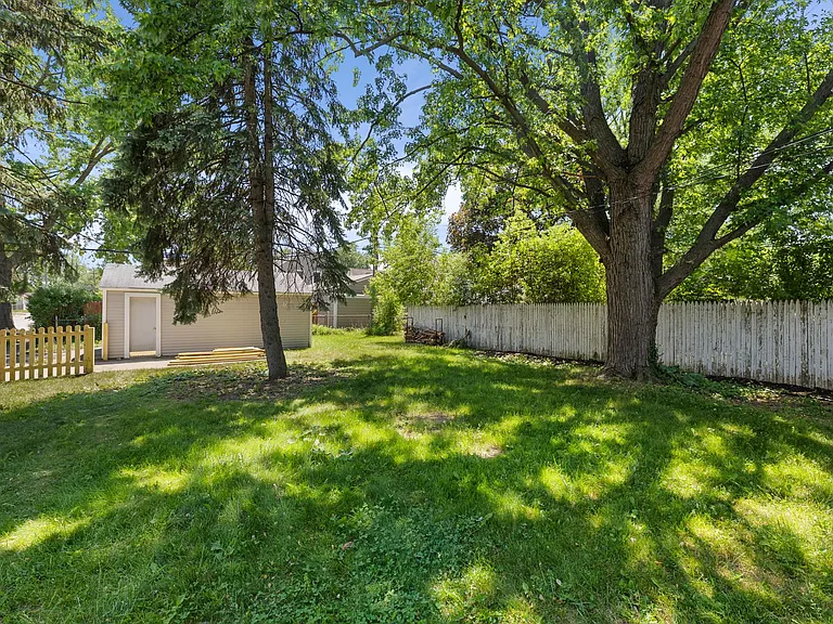 3303 Normandy Rd — Photo 23