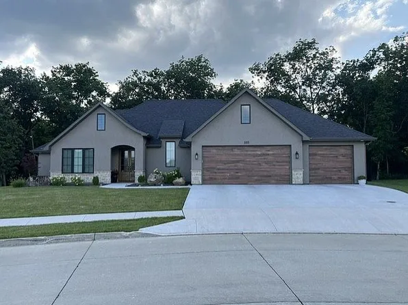 105 Walton Heath Ct, Columbia, MO 65201