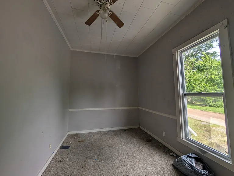 401 Elm St — Photo 4