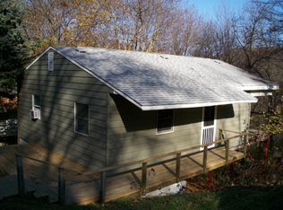 216 Chateau Ln, Butler, PA 16001