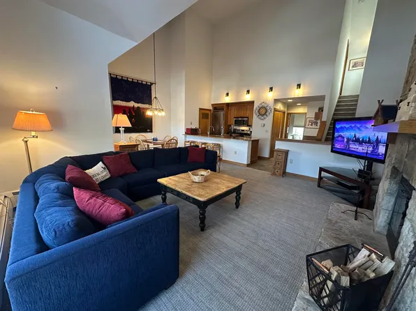 4 Sportscenter Village Way #B33, Dover, VT 05356