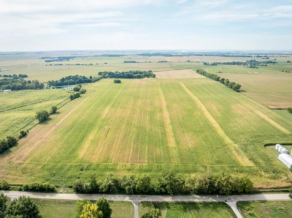 6118 Condon Rd, Stillman Valley, IL 61084