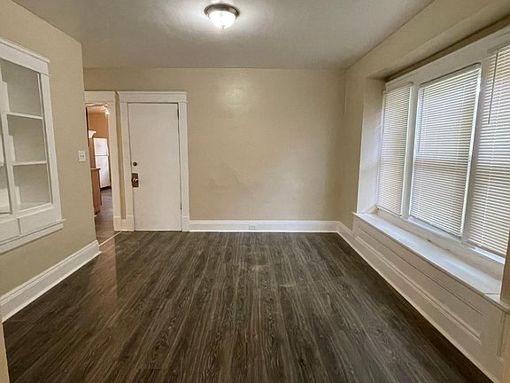 5th image of 10708 Crestwood Ave #2