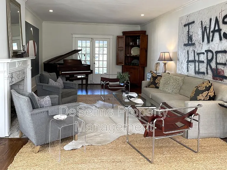 704 Timber Ln — Photo 4