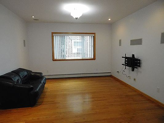 4th image of 62-20 Ellwell Cres #1