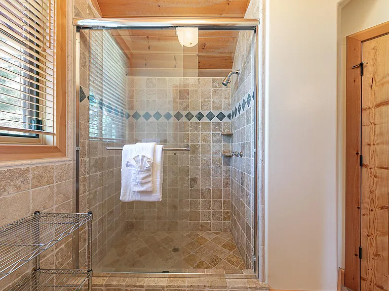 8520 Lahontan Dr — Photo 31