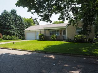 309 Beechwood Ave, Farrell, PA 16121