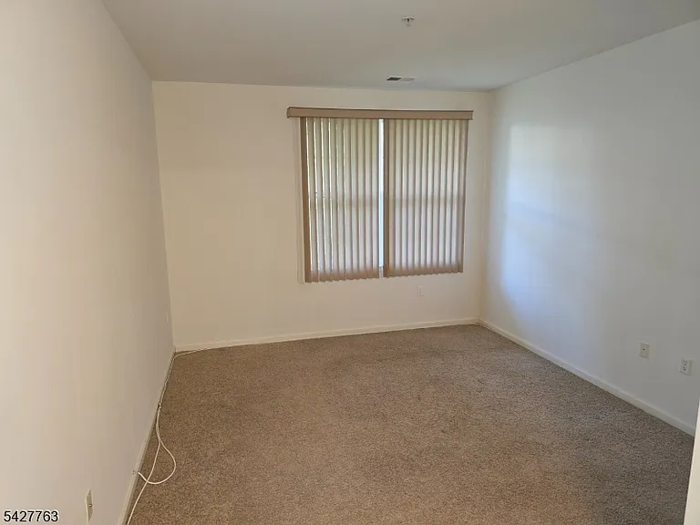 706 Brook Hollow Dr — Photo 5