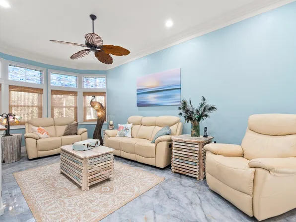 115 Queens Road, Hutchinson Island, FL 34949