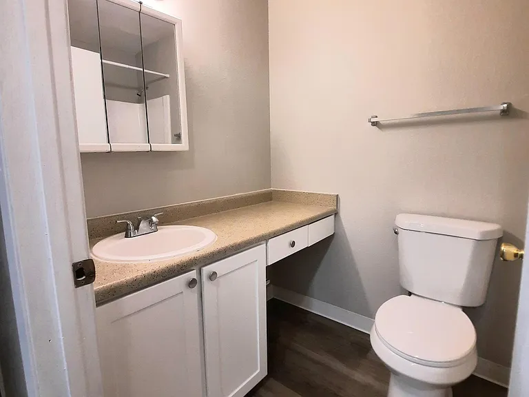 One bedroom bath