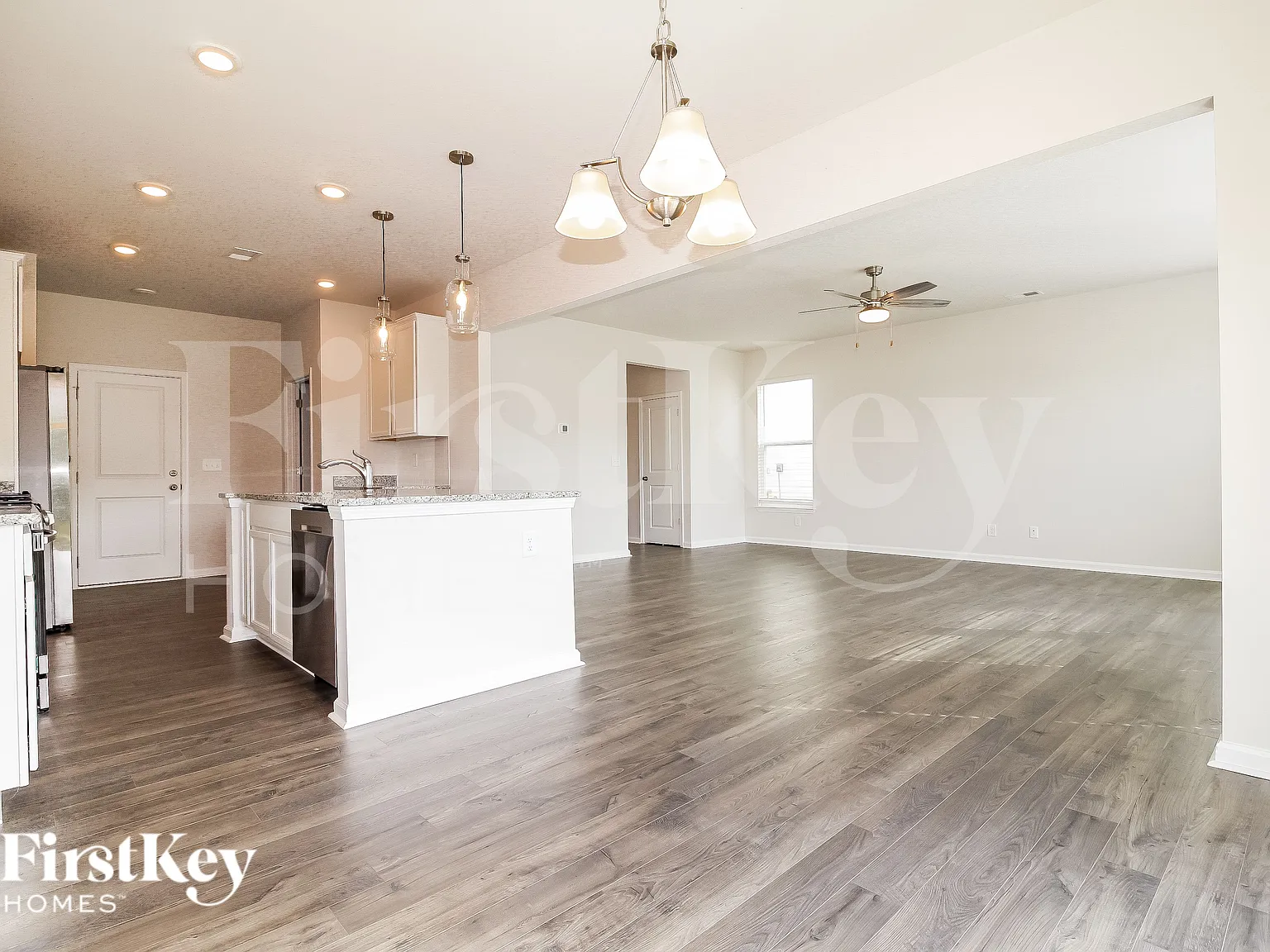 3 bed, 2.5 bath, 2250 sqft, $1,990 — Photo 4