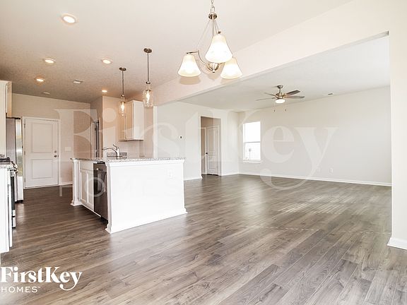 4th image of 304 Ashborne Ln