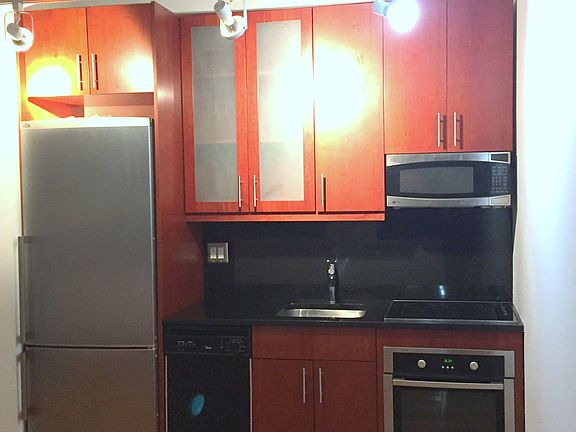 4th image of 80 John St APT 11H