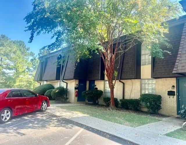 Heights of Hoover - 3293 — Photo 2