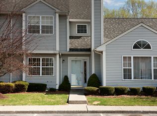 22 Spruce St, Pawling, NY 12564