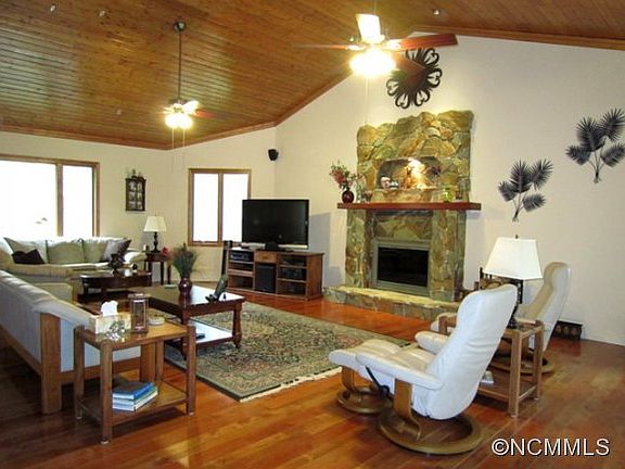 2nd image of 106 Rockwood Dr