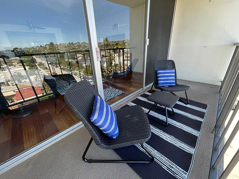 4944 Cass St #806 — Photo 32