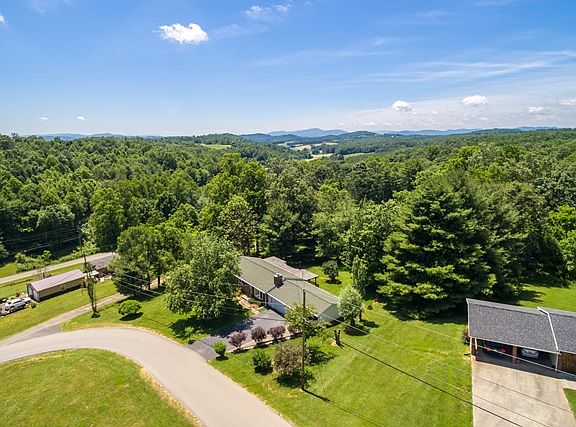 4th image of 85 Apricot Ln