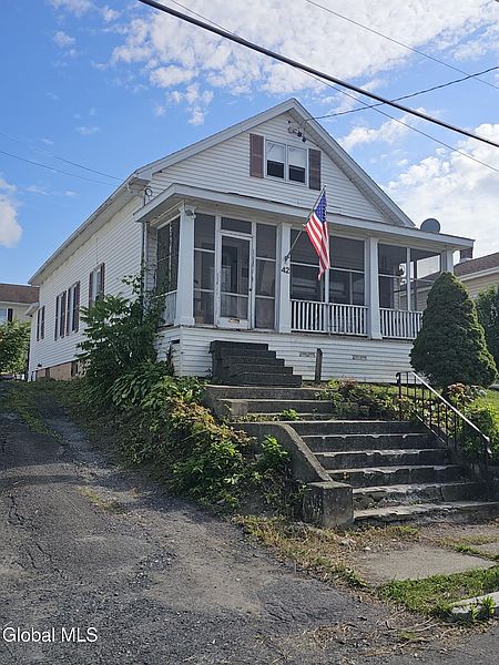 2nd image of 42 Shannon Avenue